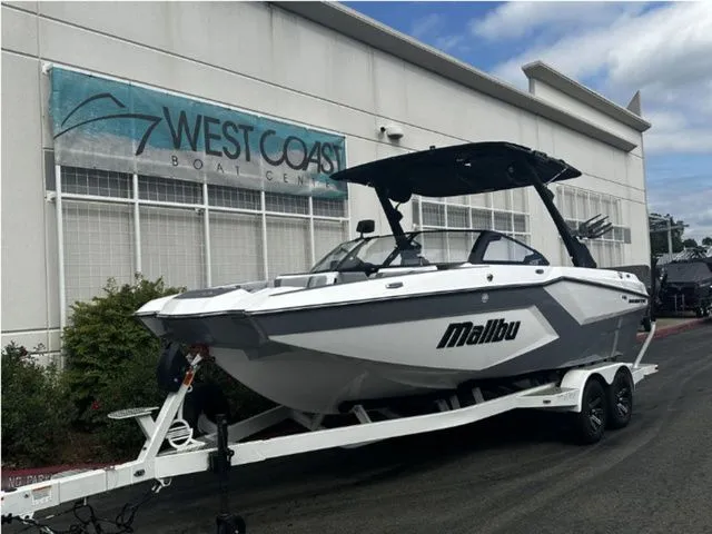 The Image of 2025 Malibu Wakesetter 22 MXZ boat at West Coast Boat Center. - 1