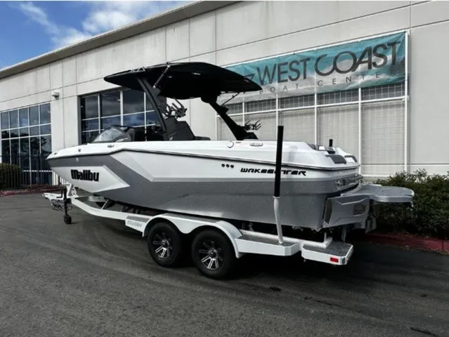 Slide: The Image of 2025 Malibu Wakesetter 22 MXZ boat at West Coast Boat Center. - 3