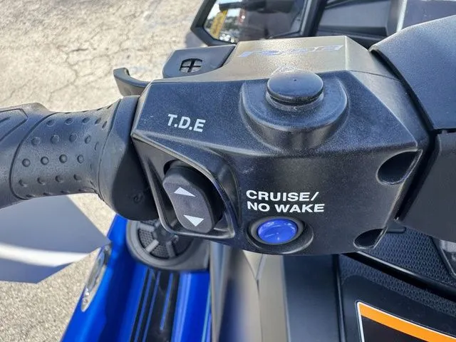 Slide: The Image of 2024 Yamaha WaveRunner VX Limited HO controls with Cruise/No Wake mode. - 12
