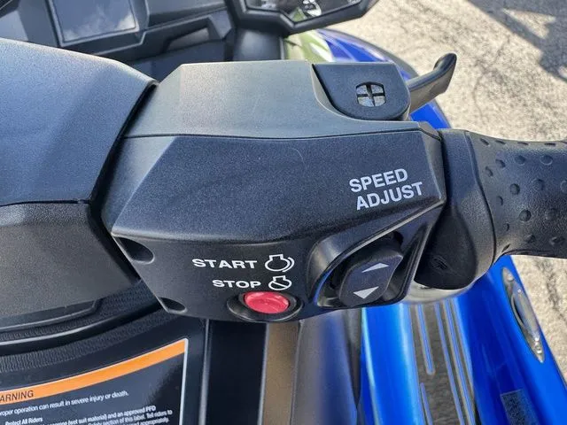 Slide: The Image of Close-up of 2024 Yamaha WaveRunner VX Limited HO control handle. - 13