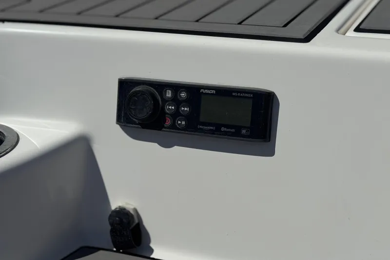 Slide: The Image of Fusion MS-RA70NSX stereo system on 2019 Yamaha Boats 212 Limited S. - 8