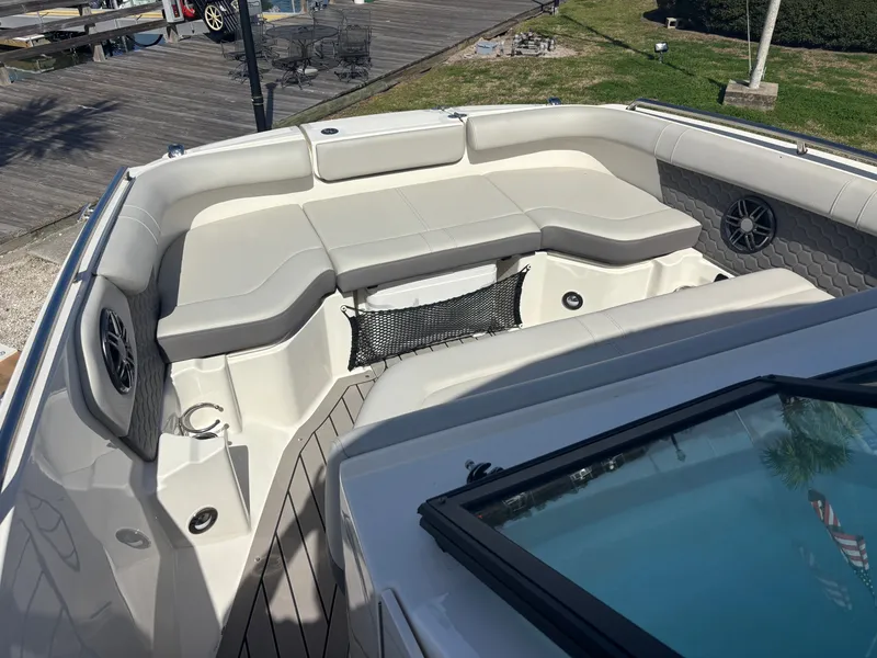 Slide: The Image of Sea Ray 250 SD OB 2022 - 5