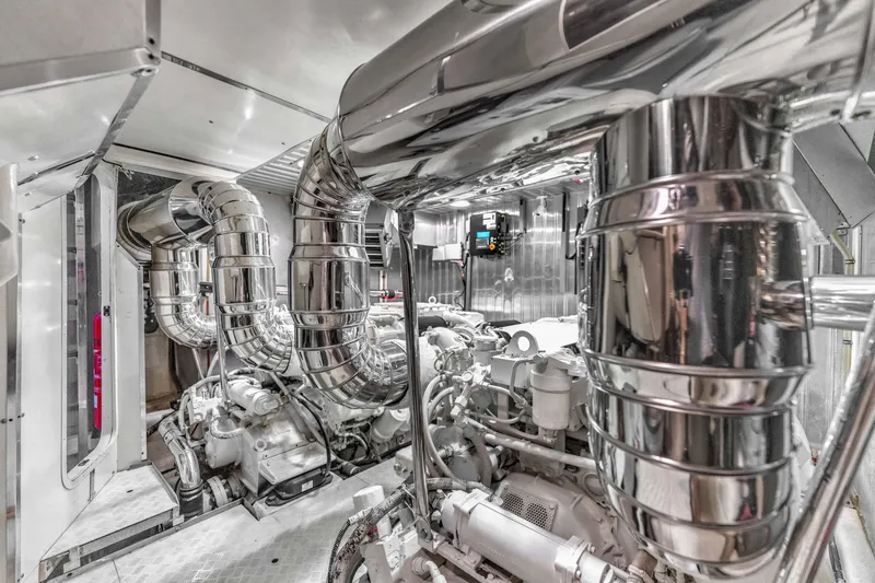 Slide: The Image of Astondoa 72 GLX 2013 - 96