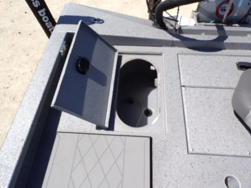 Slide: The Image of Xpress H190B Bay 2021 - 7