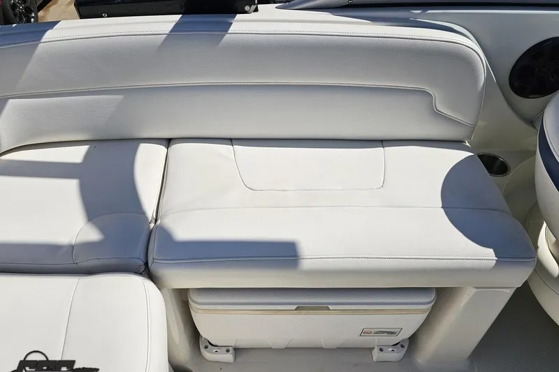 Slide: The Image of White leather seating on a 2013 Monterey M3 Sport Boat. - 49