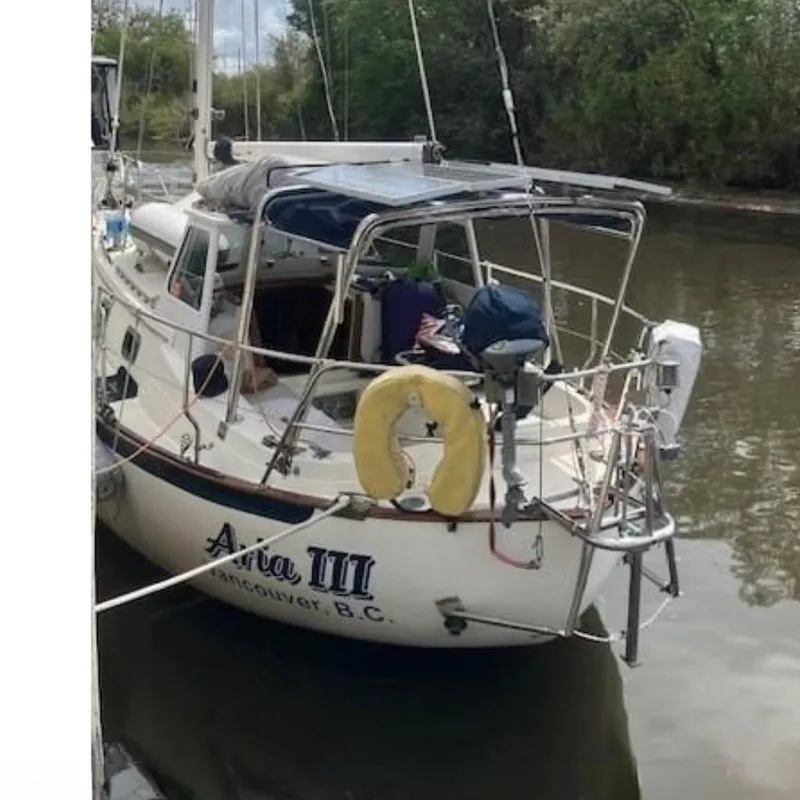 The Image of 1989 Pacific Seacraft 37 sailboat docked in harbor. - 0