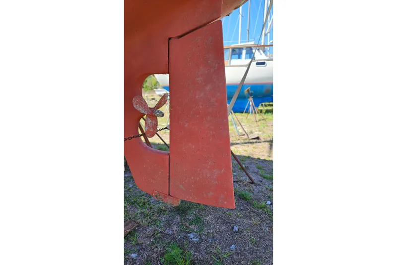 Slide: The Image of 1989 Pacific Seacraft 37 sailboat on stands, ready for maintenance. - 36