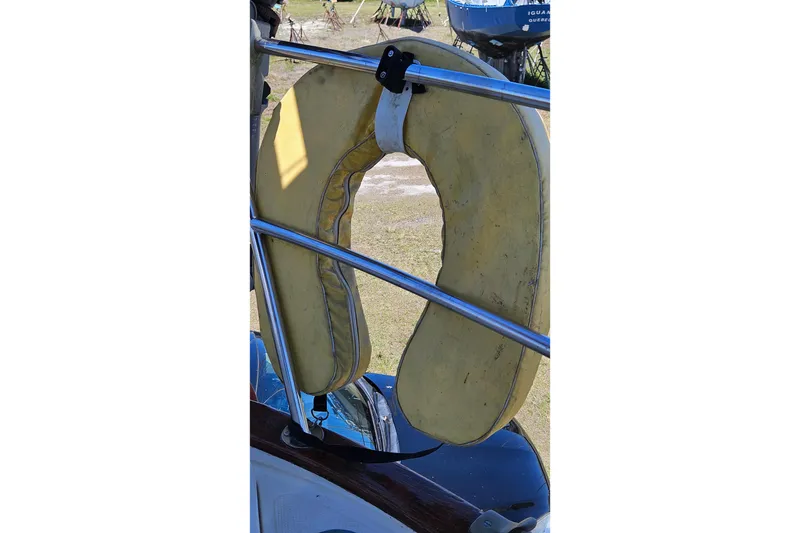 Slide: The Image of 1989 Pacific Seacraft 37 sailboat mast against clear blue sky. - 40