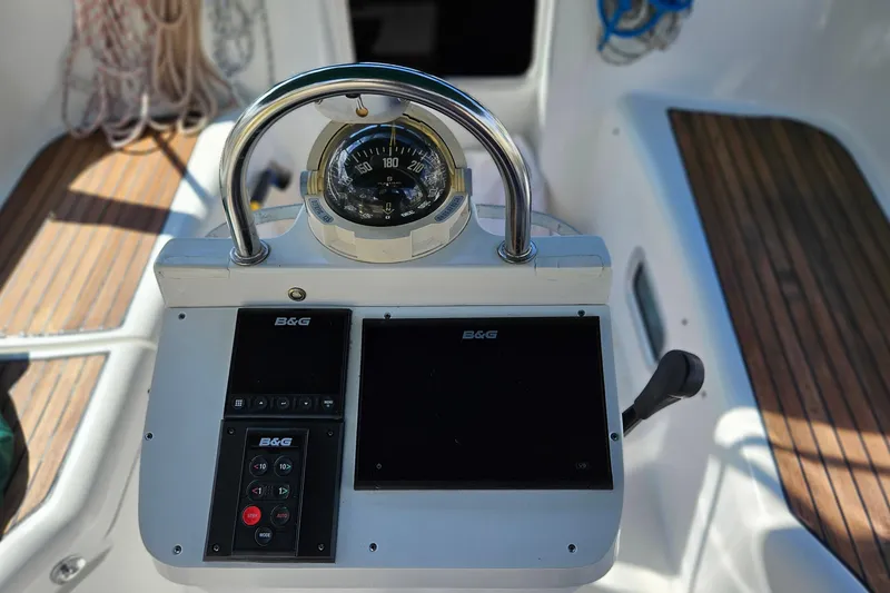 Slide: The Image of B&G navigation display on a 2000 Beneteau Oceanis Clipper 361 sailboat. - 18