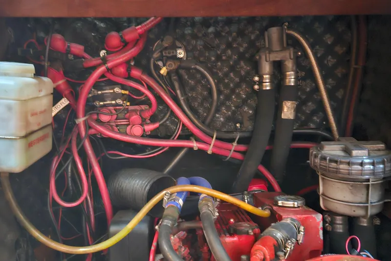 Slide: The Image of Magma grill on a 2000 Beneteau Oceanis Clipper 361 yacht. - 61