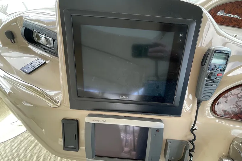 Slide: The Image of Control panel on a 2000 Sea Ray Sundancer 460 yacht interior. - 36