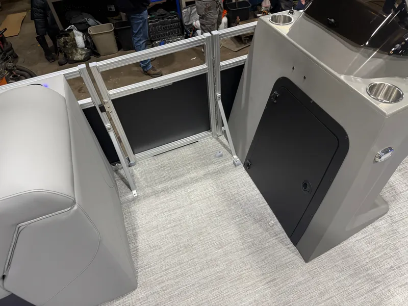 Slide: The Image of Interior of 2026 Tahoe Sport 2385 Tritoon boat. - 30