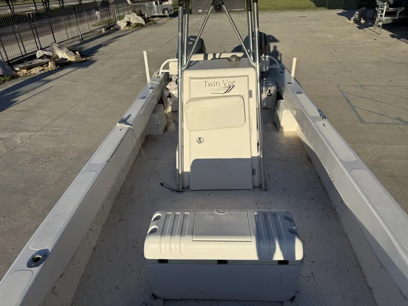 Slide: The Image of Twin Vee 260 2007 - 4