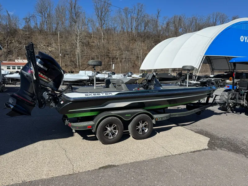The Image of 2019 Skeeter ZX225 boat with Yamaha outboard motor. - 1