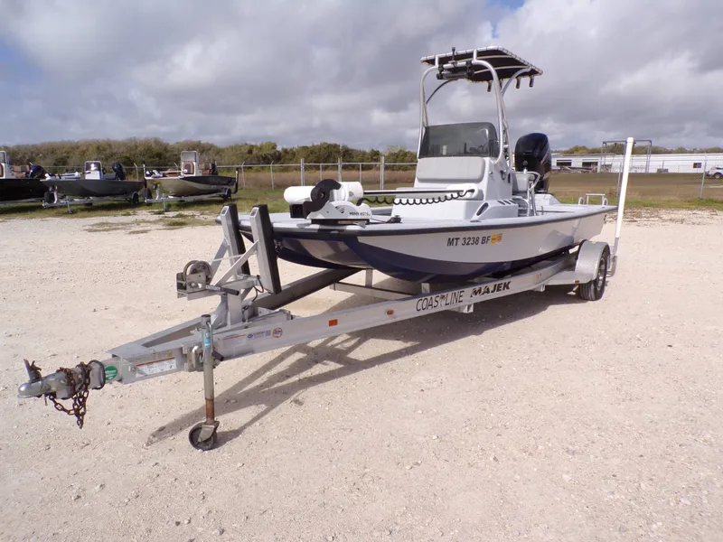 Slide: The Image of Majek 18 Illusion M2 2022 - 12