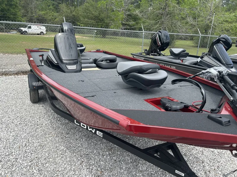 Slide: The Image of Lowe Stinger ST175 2026 - 3