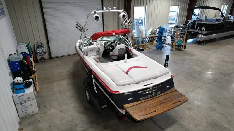 Slide: The Image of MasterCraft X2 2004 - 15