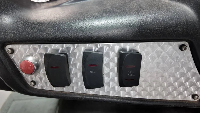 Slide: The Image of MasterCraft X2 2004 - 27