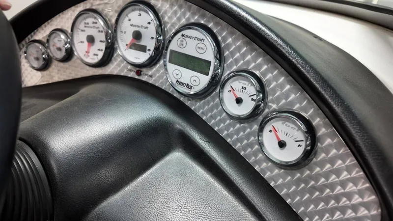 Slide: The Image of MasterCraft X2 2004 - 30