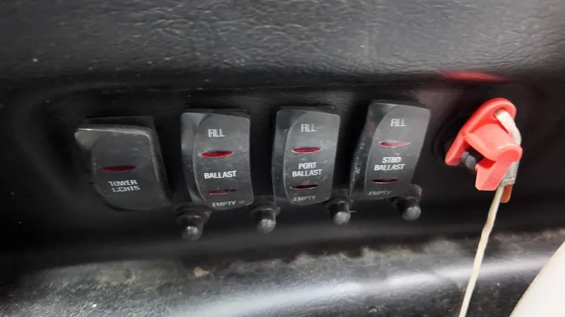 Slide: The Image of MasterCraft X2 2004 - 33