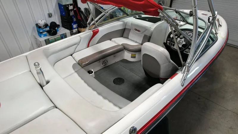 Slide: The Image of MasterCraft X2 2004 - 37