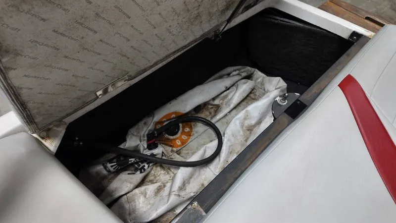 Slide: The Image of MasterCraft X2 2004 - 47