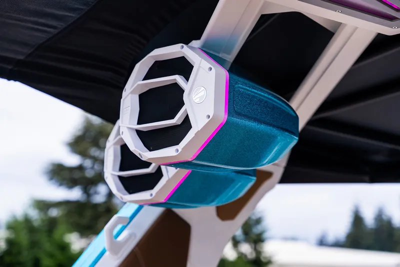 Slide: The Image of Speakers on Tigé Ultré 25ZX boat, model year 2026. - 13
