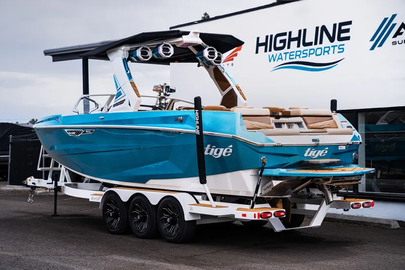Slide: The Image of 2026 Tigé Ultré 25ZX boat at Highline Watersports. - 5
