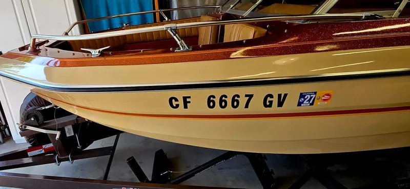 Slide: The Image of Glastron 18 1981 - 10