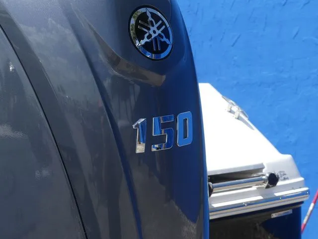 Slide: The Image of Robalo R180 Center Console 2026 - 11