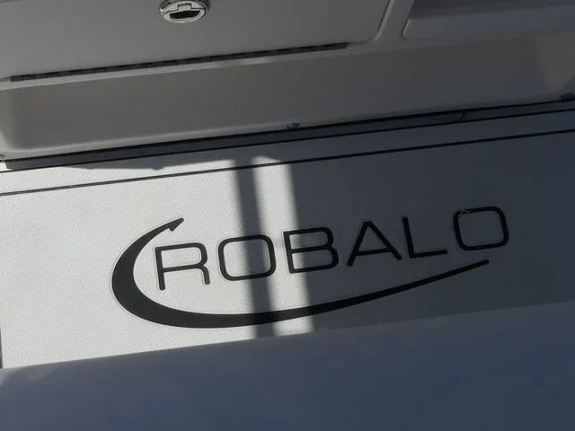 Slide: The Image of Robalo R180 Center Console 2026 - 19