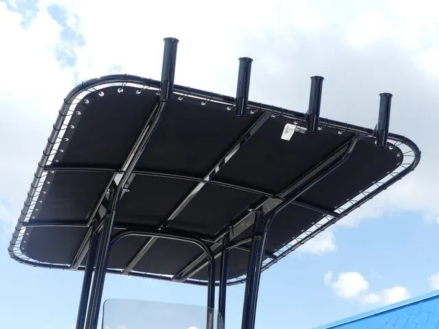 Slide: The Image of Robalo R180 Center Console 2026 - 21