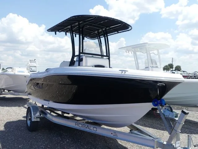Slide: The Image of Robalo R180 Center Console 2026 - 3