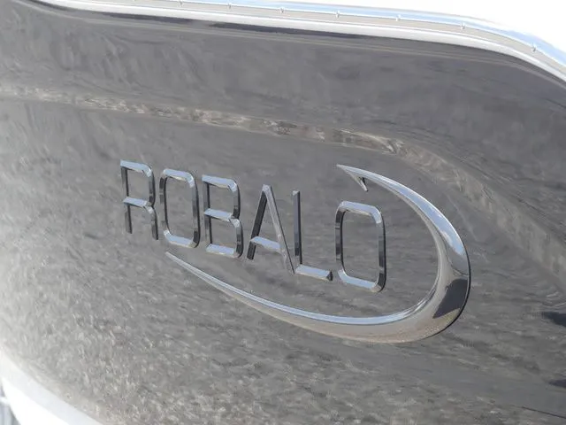 Slide: The Image of Robalo R180 Center Console 2026 - 7