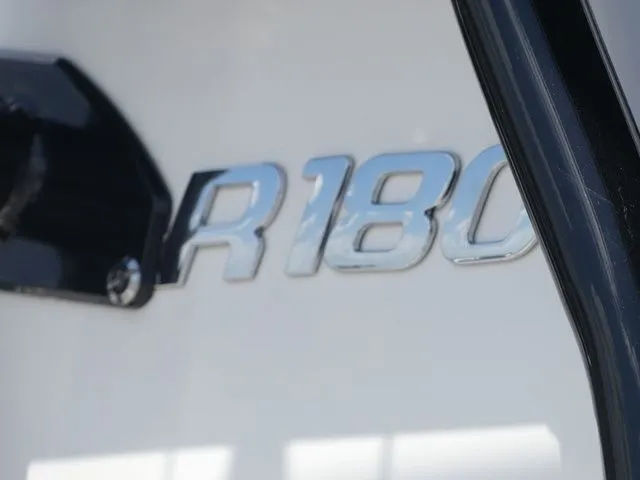 Slide: The Image of Robalo R180 Center Console 2026 - 8