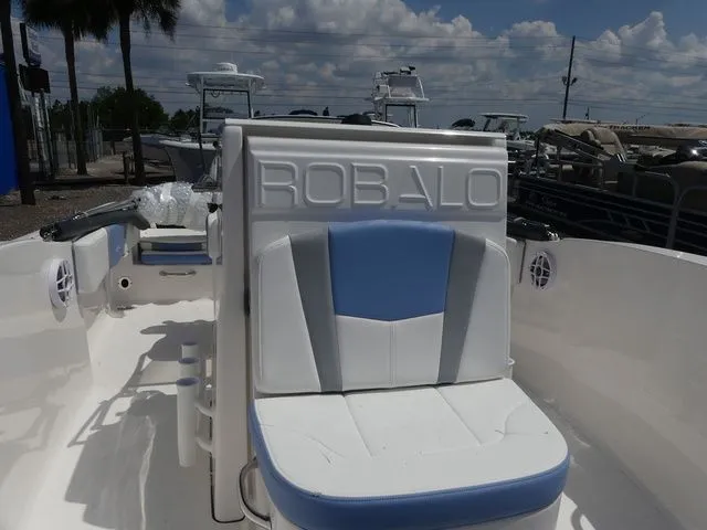 Slide: The Image of Robalo R180 Center Console 2026 - 10