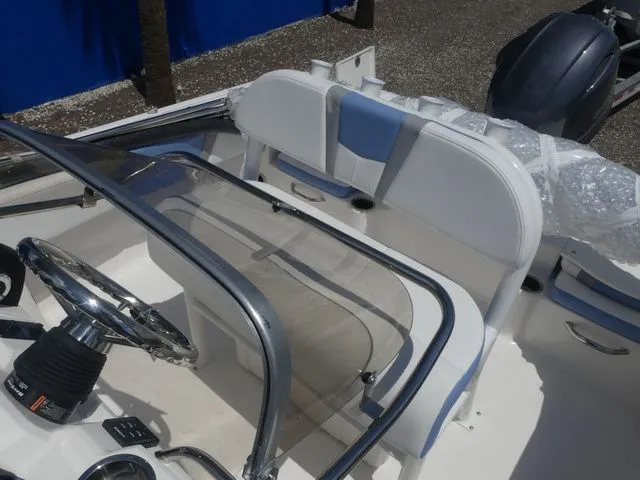 Slide: The Image of Robalo R180 Center Console 2026 - 11