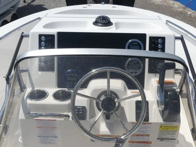 Slide: The Image of Robalo R180 Center Console 2026 - 12