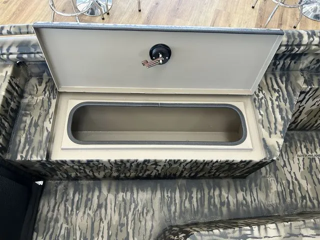 Slide: The Image of Excel 1860 Shallow Water F4 CC 2026 - 7