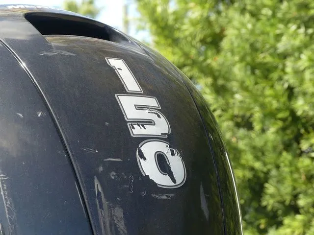 Slide: The Image of Crownline Boats Eclipse E215 XS 2023 - 11