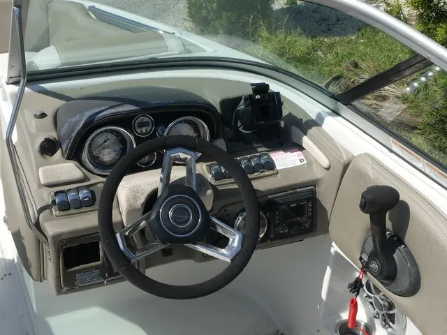 Slide: The Image of Crownline Boats Eclipse E215 XS 2023 - 16