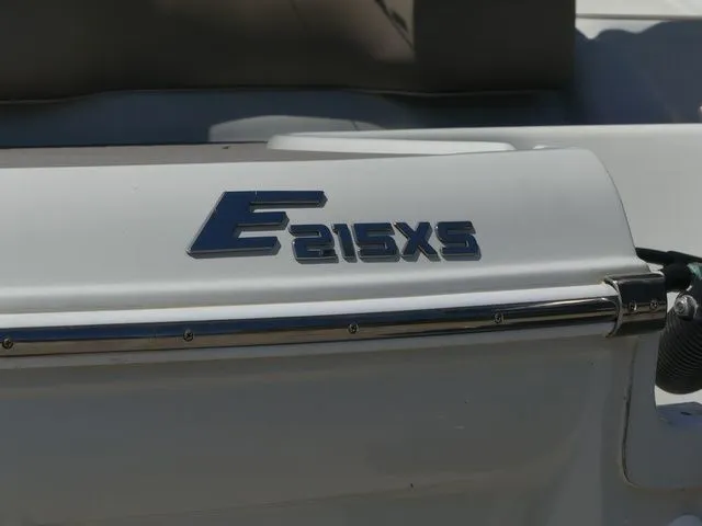 Slide: The Image of Crownline Boats Eclipse E215 XS 2023 - 8