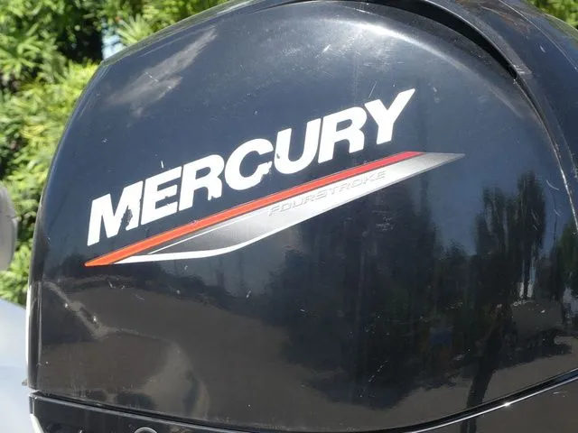 Slide: The Image of Crownline Boats Eclipse E215 XS 2023 - 9