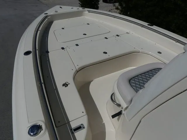 Slide: The Image of Shearwater 250 SS 2026 - 11