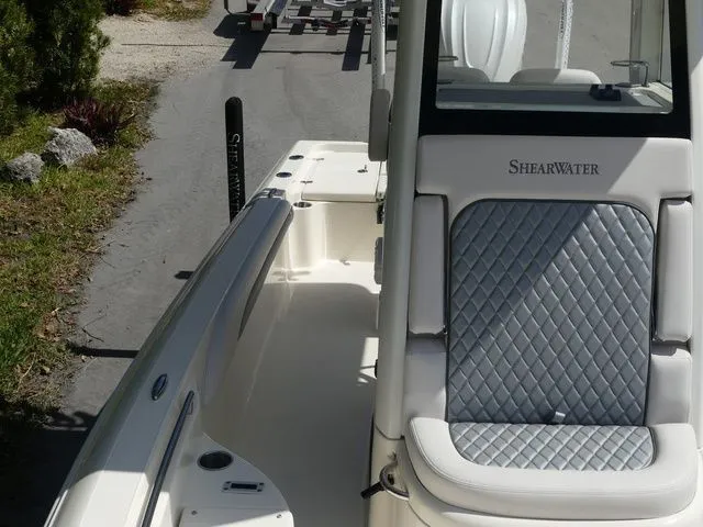 Slide: The Image of Shearwater 250 SS 2026 - 13