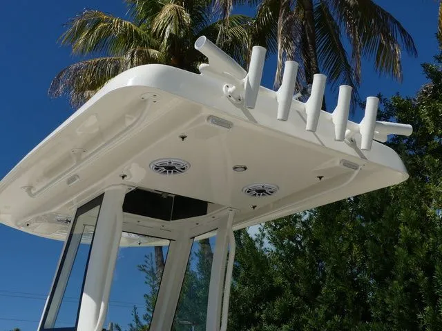 Slide: The Image of Shearwater 250 SS 2026 - 26