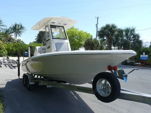 Slide: The Image of Shearwater 250 SS 2026 - 3