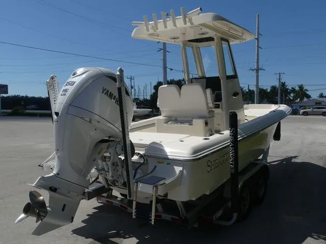 Slide: The Image of Shearwater 250 SS 2026 - 4