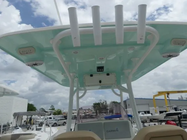 Slide: The Image of NauticStar 2602 Legacy 2019 - 4