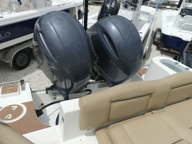 Slide: The Image of NauticStar 2602 Legacy 2019 - 5